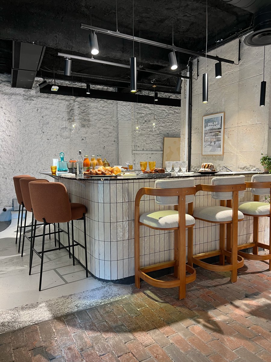 nv_gallery's tweet photo. RDV DESIGN by NV GALLERY🗓️
La semaine dernière, nous avons eu le privilège de recevoir dans notre showroom parisien The Club by NV GALLERY, notre communauté de professionnels, à l’occasion d’un petit-déjeuner dédié à la rencontre, l'échange et à l'inspiration ! https://t.co/YXsAkz8sb4