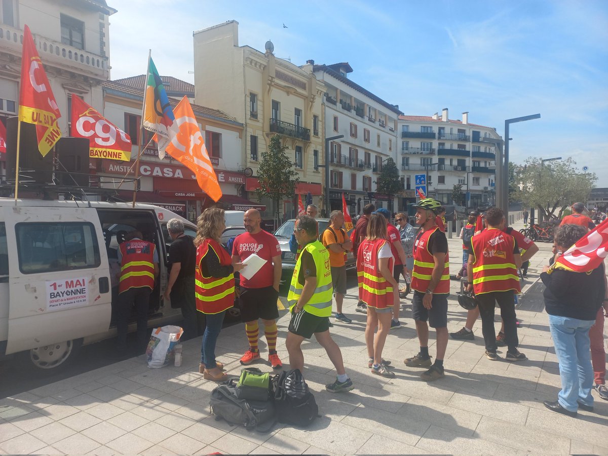 SO_Paysbasque's tweet image. A Hendaye, les participants au marathon des luttes sont sur le départ #ReformeDesRetraites