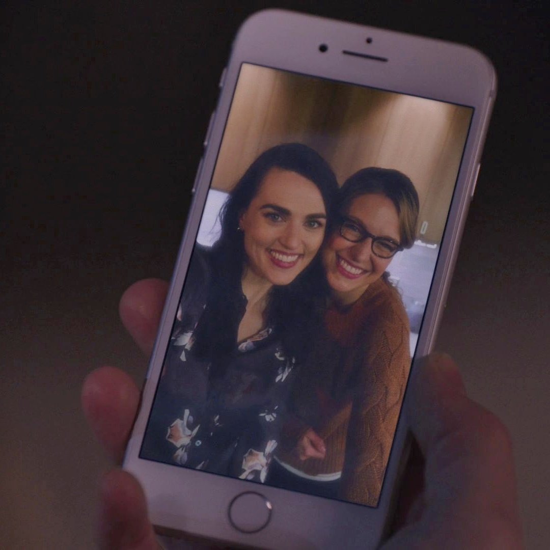 DerpSwan's tweet image. When you have a little argument with your bestie do you sit and have a crisis where you stare at a photo of the two of you together, thinking about how you'd do anything for her, or are you normal?