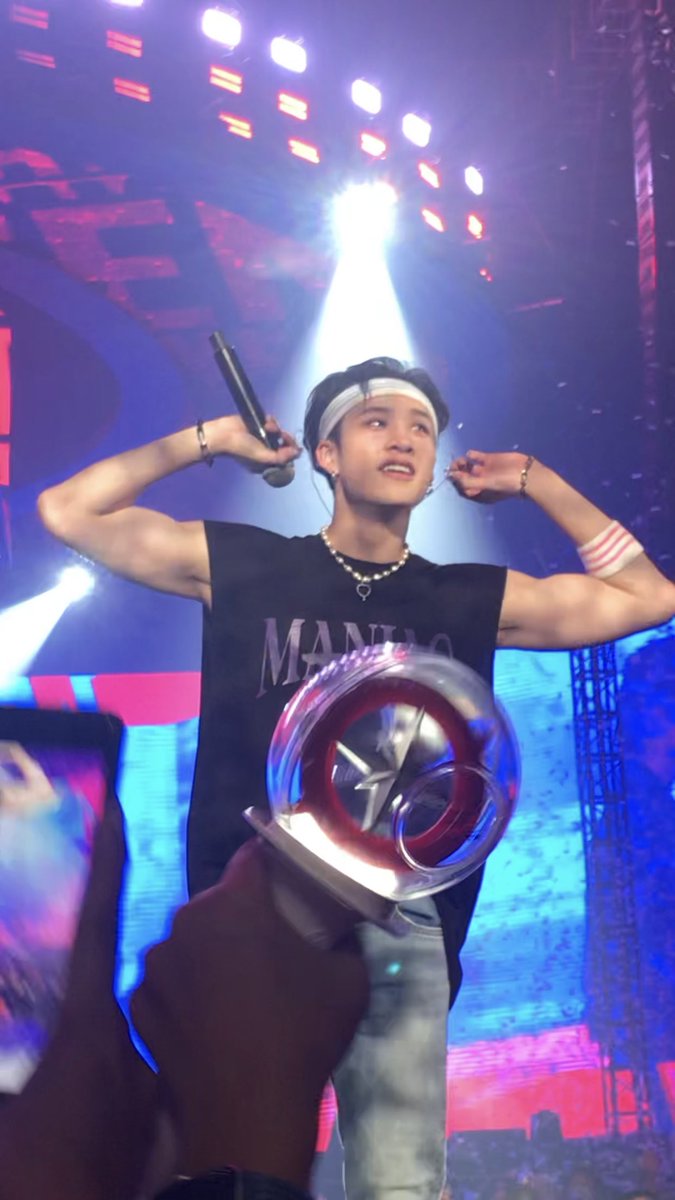perillabam's tweet photo. tho i always go to concert with my own money but here you go in span of three months with my first salary #flexingtime https://t.co/4j2CkbvDBa