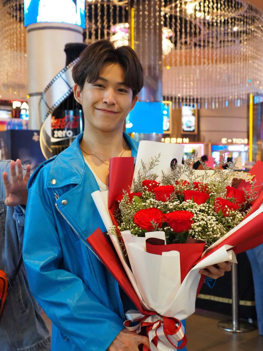 tobefirst_fc's tweet photo. 💐✨
#Lapluietheseries
#PressConferenceLapluie
#firstlove #firstpiyangkull https://t.co/AthBFcSdz0