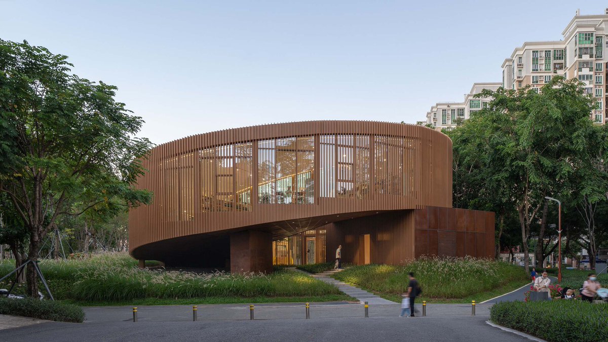 ArchDaily's tweet photo. The traditions and folklore of fishermen along the Dasha River inspired the #design concept of a "spiral conch". The #building performs like a rising spiral art sculpture, returning as much ground space as possible for plant growth and tourist activities. https://t.co/HQmNPgEKXE https://t.co/aSsxGH0KL2
