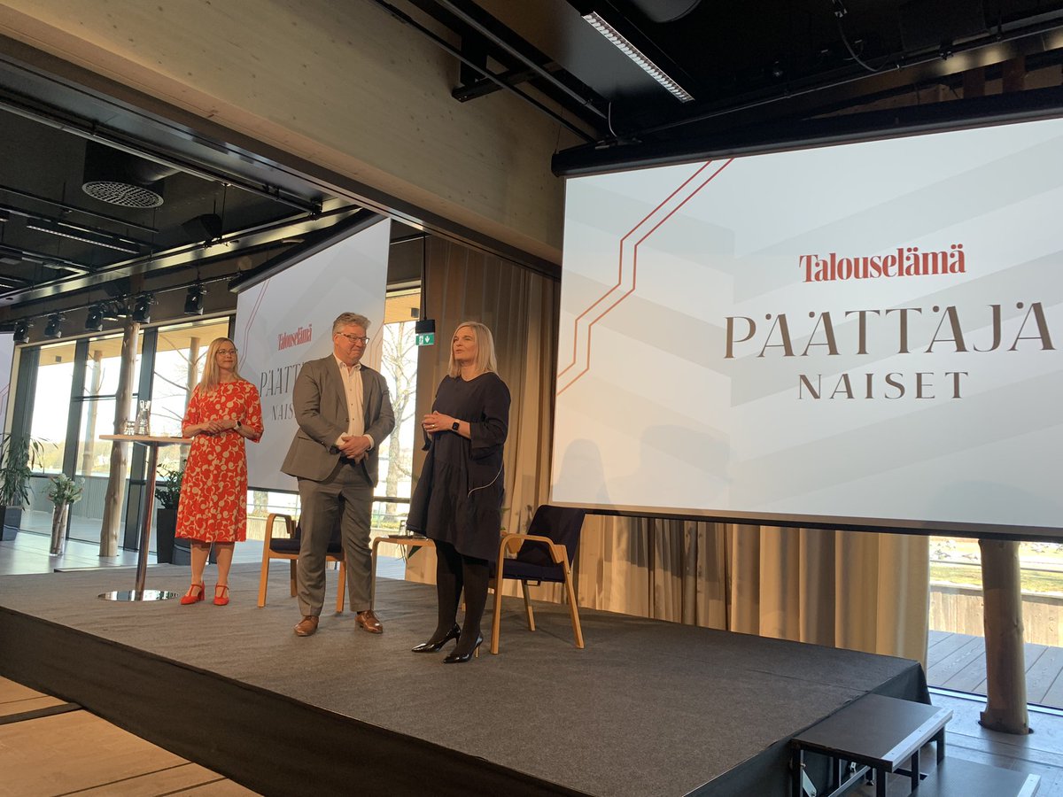 Perjantai-iltapäivä parhaassa #päättäjänaiset seurassa. Lavalla <a href="/AnniErkko/">Anni Erkko</a> <a href="/JussiKarki/">Jussi Kärki</a> ja pian aloittava Kauppalehden uusi päätoimittaja <a href="/RiinaKaisa/">Riina Nevalainen</a>.

<a href="/talouselama/">Talouselämä</a>