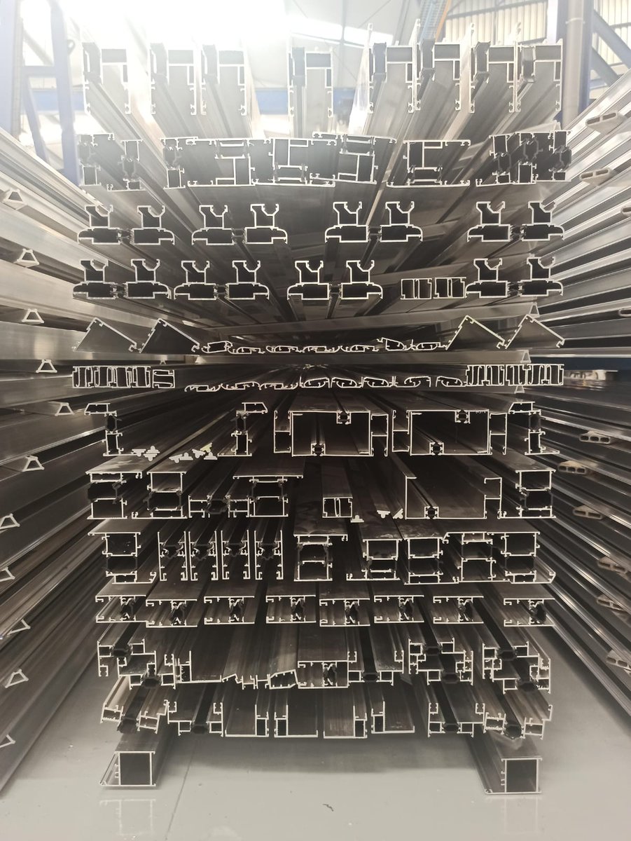 m14Arquitectura's tweet photo. Visita a la empresa @AluminioGalisur en #Sevilla, para conocer las últimas novedades en su carpintería de aluminio con Certificación Passivhaus y pérgolas bioclimáticas para incorporar en nuestros próximos proyectos. https://t.co/bPTGs5gOsD
