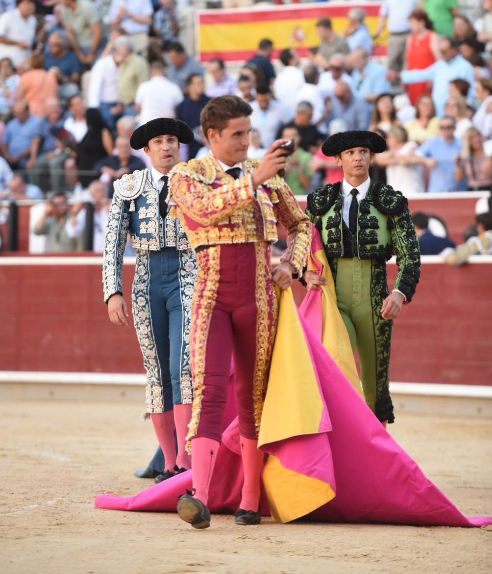 Azpeitiko Zezen Plaza tweet media