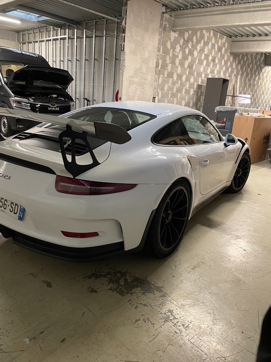 VarianceAuto's tweet image. Nos poseurs ont du talent ! 🔥

Aujourd'hui on vous présente le magnifique travail de Shona qui pose notre covering à Nantes. Elle a réalisée un beau projet de client pour un covering unique sur cette GT3RS ! 
On a hâte de voir la suite ;) 
#covering #porschefrance #porsche