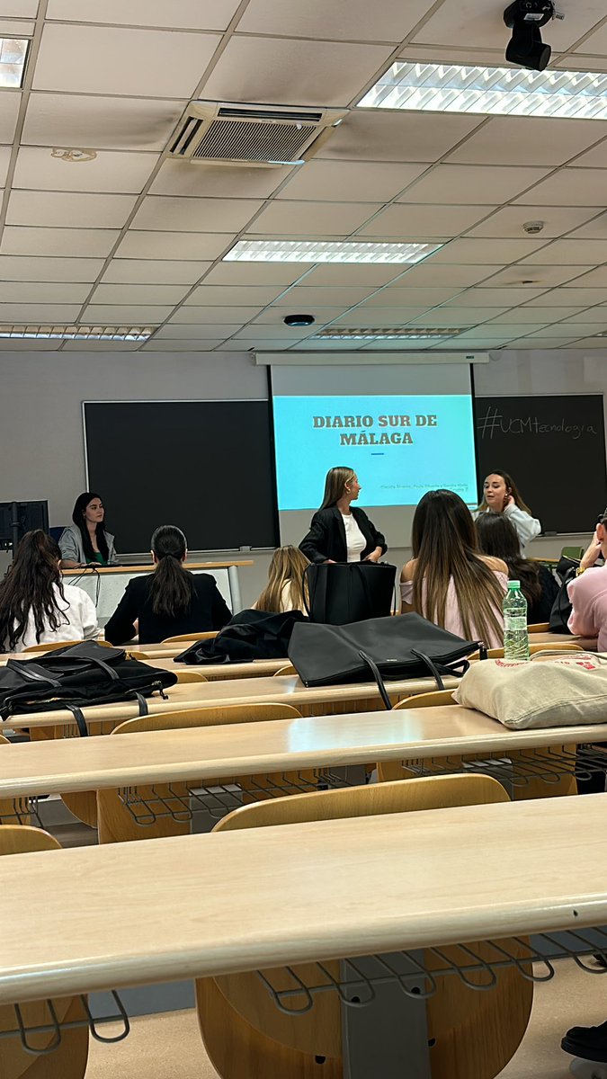 Maria_av02's tweet photo. Bajamos al sur con el grupo 7 y el Diario de Málaga #ucmtecnologia https://t.co/Pt91YTPX0x