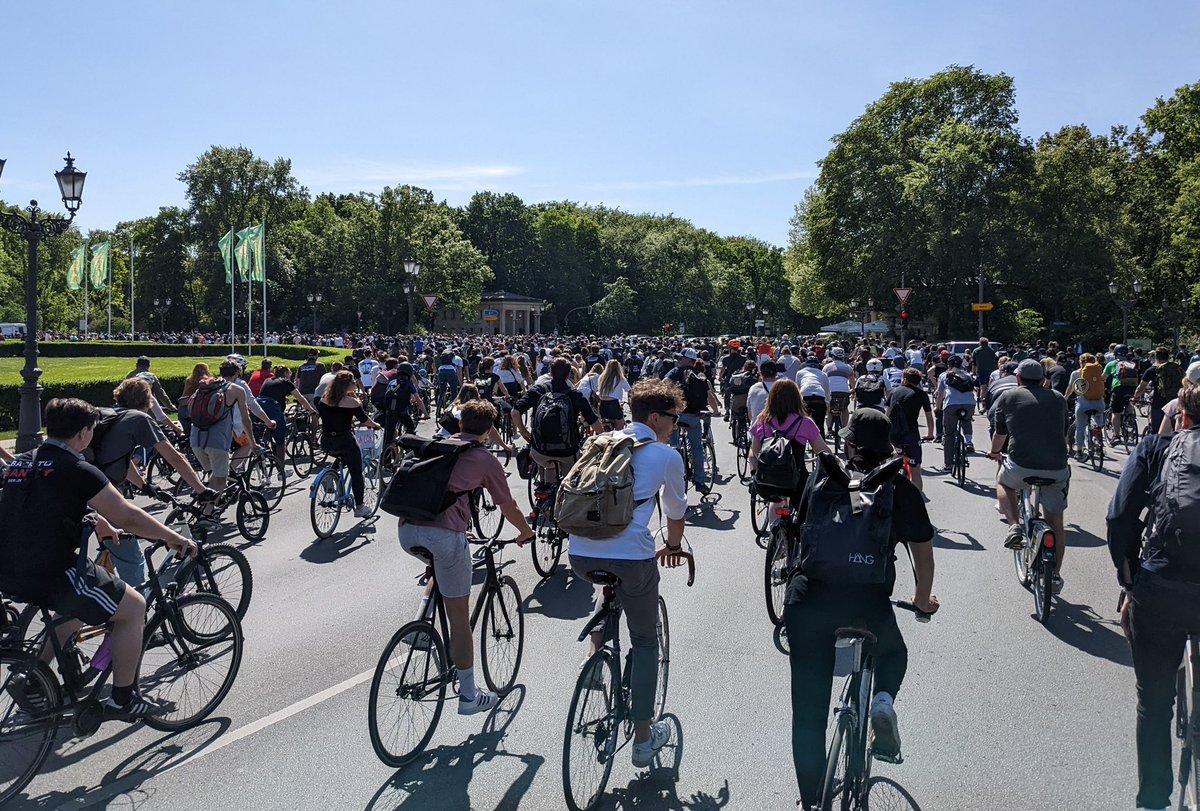 Some photos from last years Drum &amp; Bass On The - Germany. The weather is going to be the same this weekend! 14:00Hrs at BRANDENBURG GATE!