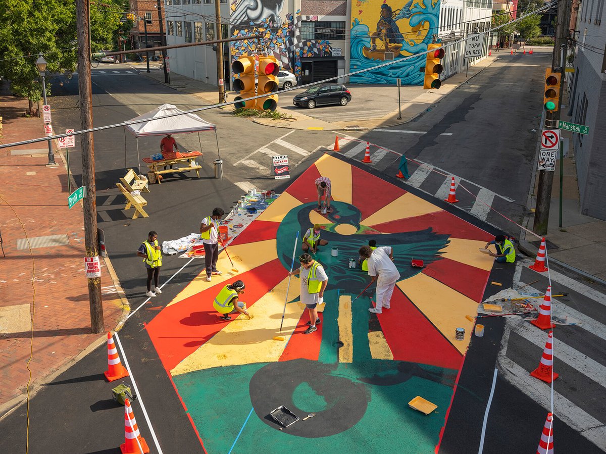 grspartnership's tweet photo. Bloomberg Philanthropies has announced that all cities in Canada, Mexico, and the U.S. can now apply for Asphalt Art Initiative grants. 🎨🖌️

The aim is to help improve street safety, activate public spaces, and engage communities.

Learn more: https://t.co/LyPmLZydiv

📸: BP https://t.co/b72AkoUaeD