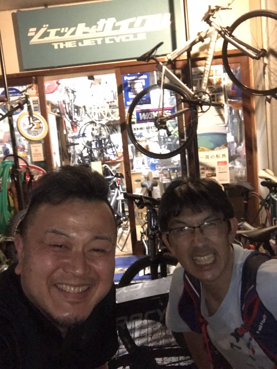 How76YxxyM8jf4G's tweet image. 本日も絶叫営業わず😅
そんな絶叫営業できるのもあとわずか😭
月下虫音でお馴染み、アリの先生がバイクメンテナンスに来てくれました😁
ありがとうございました😊
#jetcycle が無くなっても、先生のバイクはこれからもしっかり面倒見させて頂きます😁👍ご安心ください😅
#jetcycle #月下虫音