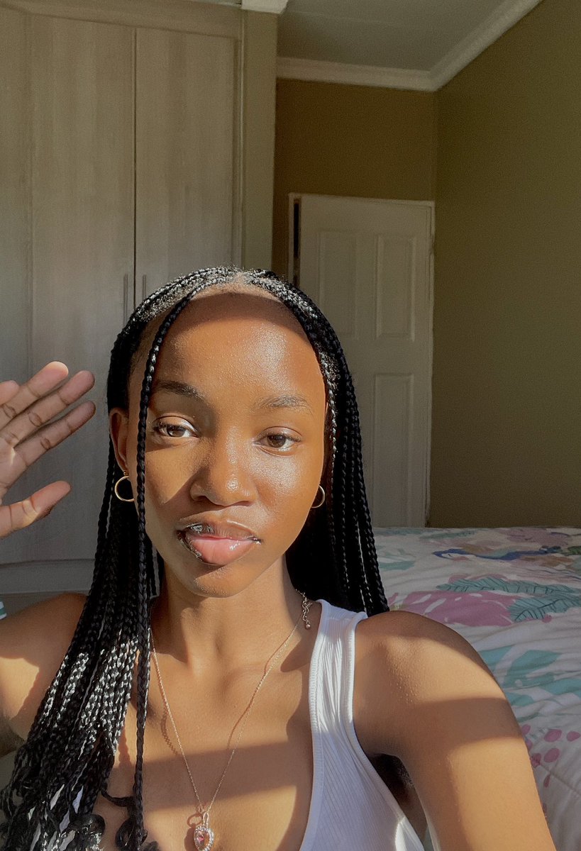 peoom1's tweet photo. the lighting in this spot makes my eyes look so pretty 🥺 https://t.co/cB0VEEya3y