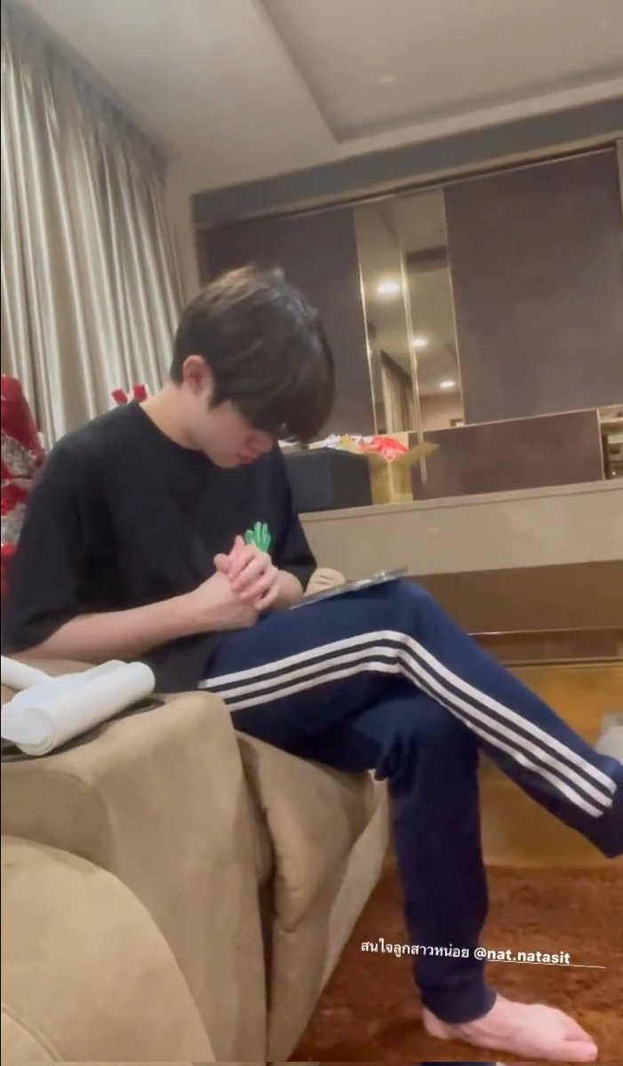 ท่านั่งตัวลูกมาก แต่แกหล่อจังล่ะ มีแฟนยังตัวเอง 🥹🫶