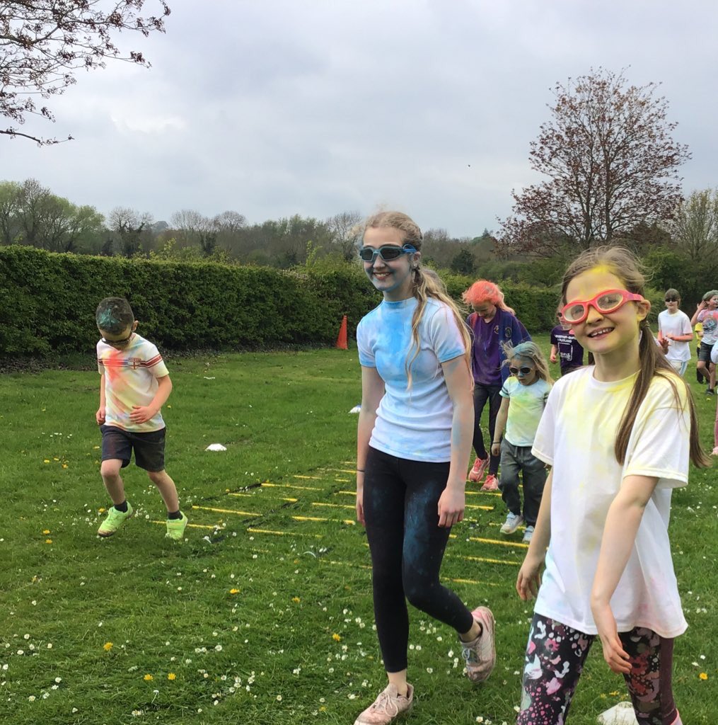 LongWhatton18's tweet photo. Colour Run 🎨🏃‍♀️ @leic_child_hols #LHC #ColourDash #imadeadifference https://t.co/hqjXnVIx01