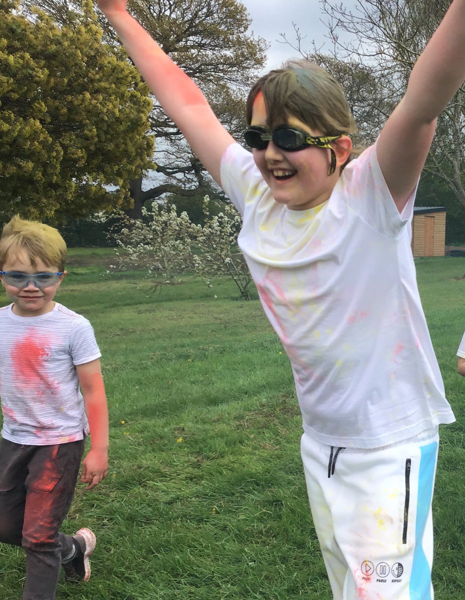 LongWhatton18's tweet photo. Colour Run 🎨🏃‍♀️ @leic_child_hols #LHC #ColourDash #imadeadifference https://t.co/hqjXnVIx01