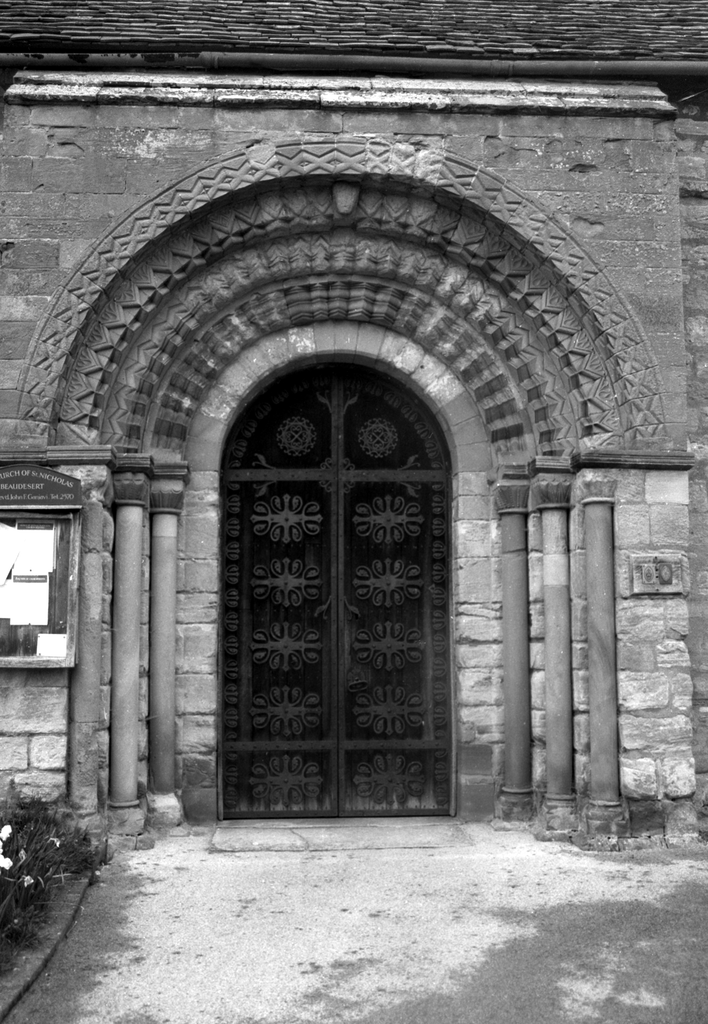 crsbi's tweet photo. It’s the weekend and here’s our #WeekendSiteHighlight for the week: St. Nicholas, Beaudesert, #Warwickshire
Take a look at the report for details of the #Romanesque sculpture at this site - https://t.co/CqwHDrn7NF https://t.co/3NRSTNN50p