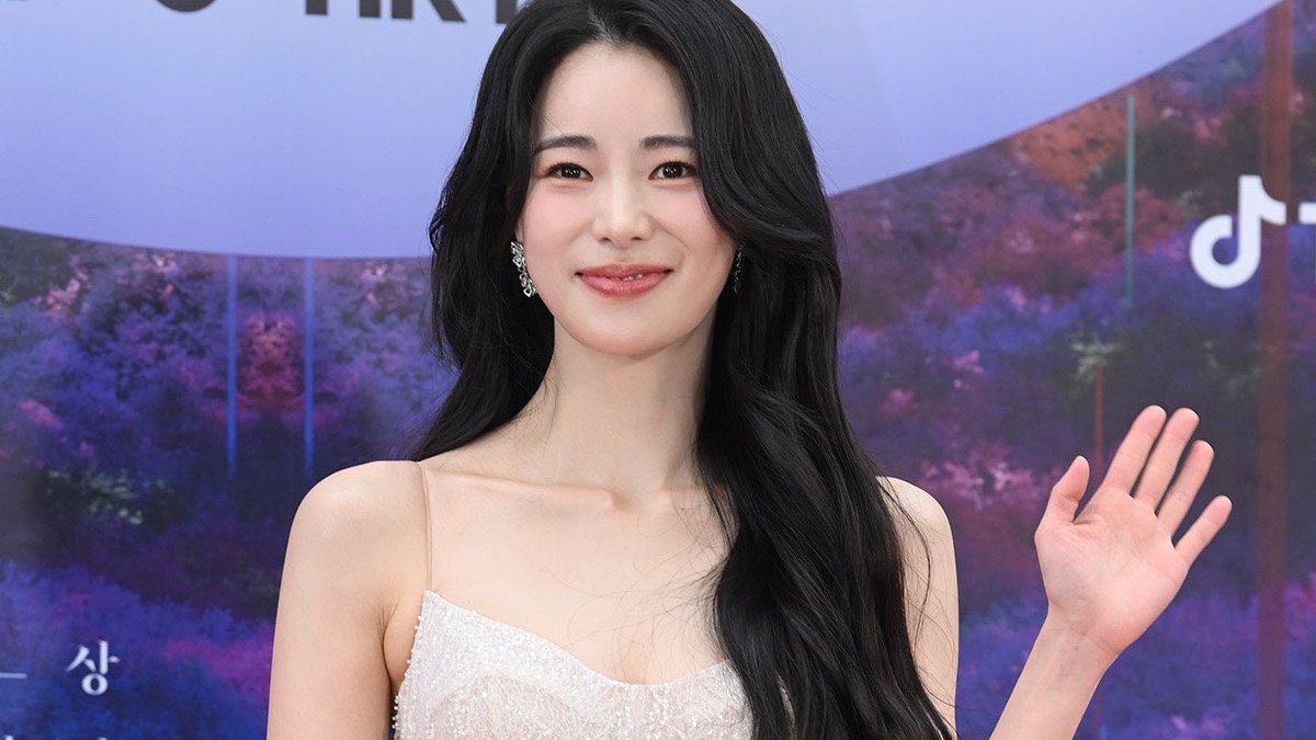 cafecomkimchi's tweet photo. #TheGlory ("A Lição") levou a categoria de "Melhor Drama (TV)". Além disso as atrizes #SongHyekyo e #LimJiyeon, receberam o prêmio de "Melhor Atriz" e Melhor Atriz Coadjuvante" respectivamente. https://t.co/Xc6rBCJ7dF