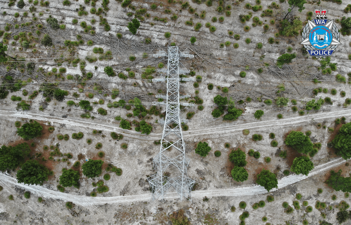 wamnnews's tweet photo. #perthenws Police suspects foul play in electricity transmission tower collapse in Perth's north. 
  https://t.co/VUyyLbqI30 https://t.co/chkDgijUMW