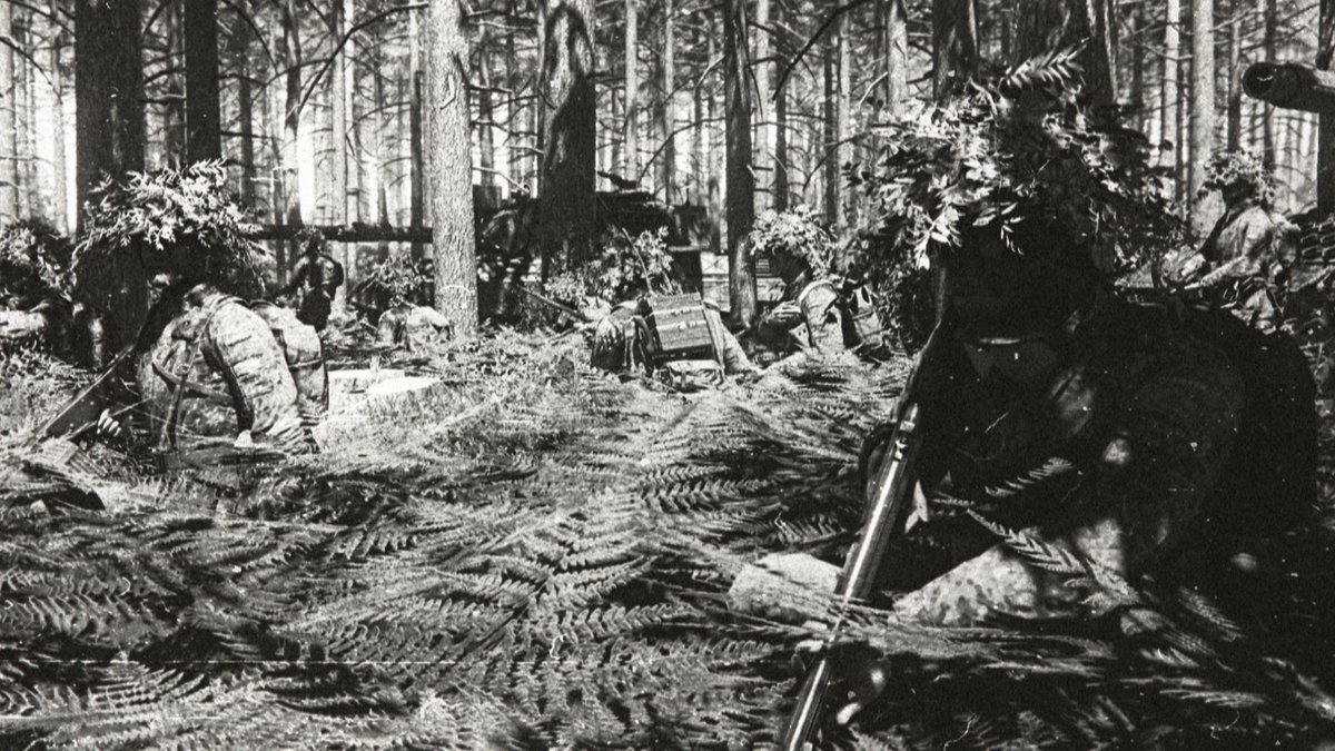 Victorfvt1's tweet photo. « The forest is alive »
#Arma3 #GlobalMobilization #ColdWar
⬇️ Colorized version below ⬇️ https://t.co/OB9kZOO26T