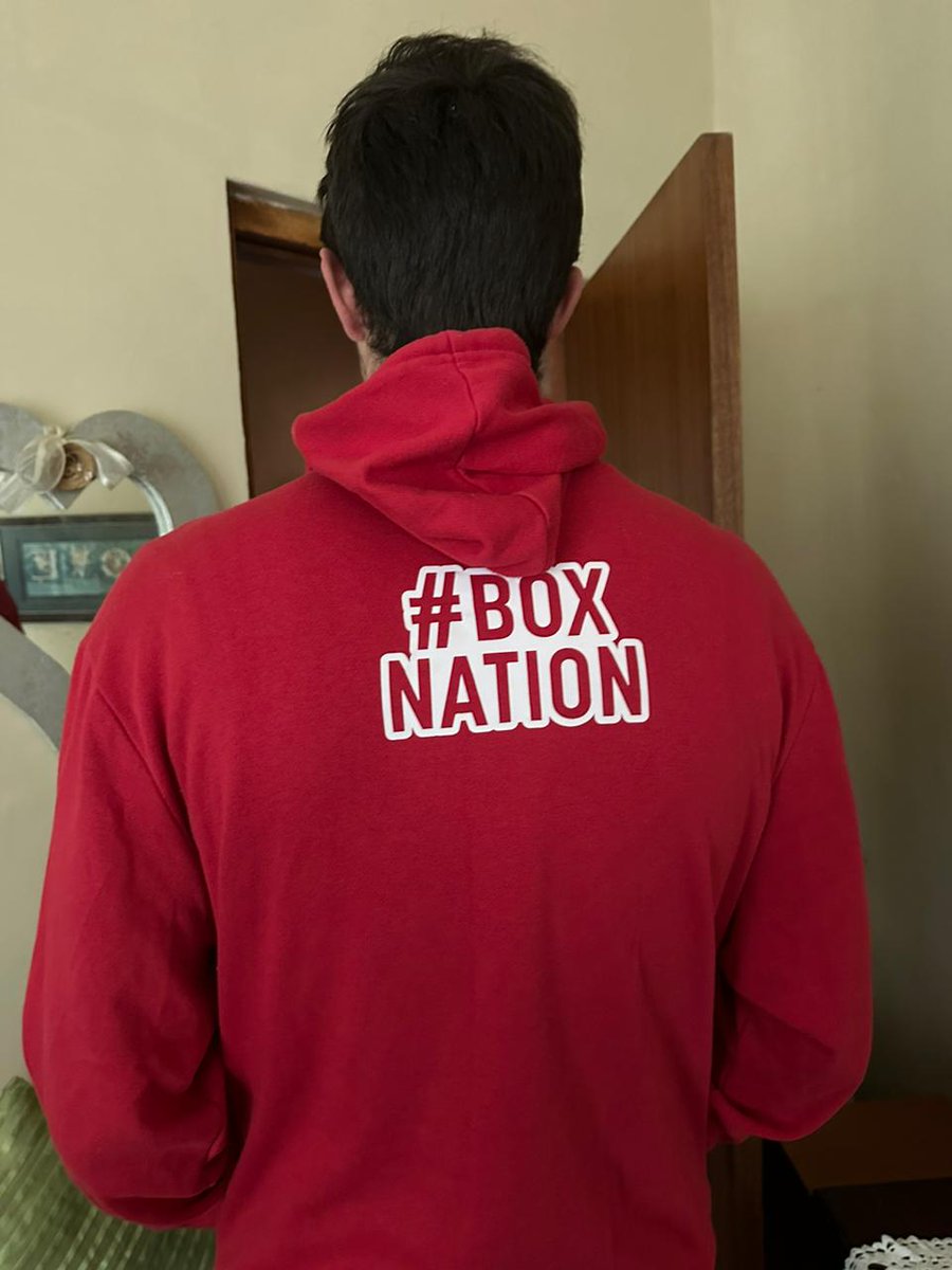 B0x139's tweet image. Look at this....
x_offical_handre_x  Repping #BoxNation merch 

Gota say that looks sexay @stroods.gg 

Check out the merch available in my website
