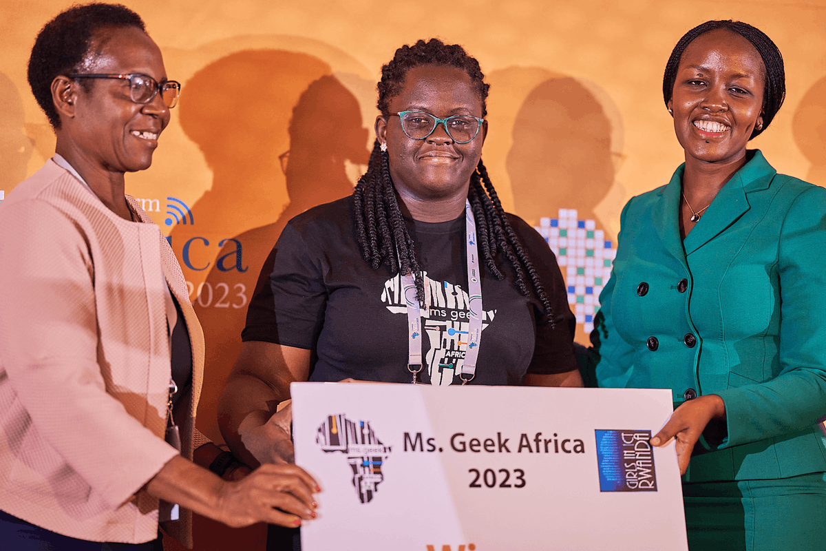 RealSmartAfrica's tweet photo. 1/2
Selasi Domi-kuwornu from Ghana was awarded the winner of the 10 #MissGeek finalists at the #TAS2023 closing ceremony this afternoon. https://t.co/MC53PH2HqC