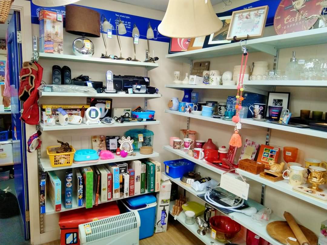 MindBuryStEds's tweet photo. Somewhere over the rainbow.. there are trinkets that would look lovely in your home! 🏡
#mymindshop #mindcharity #rainbow #bric https://t.co/4N1hcx04bt