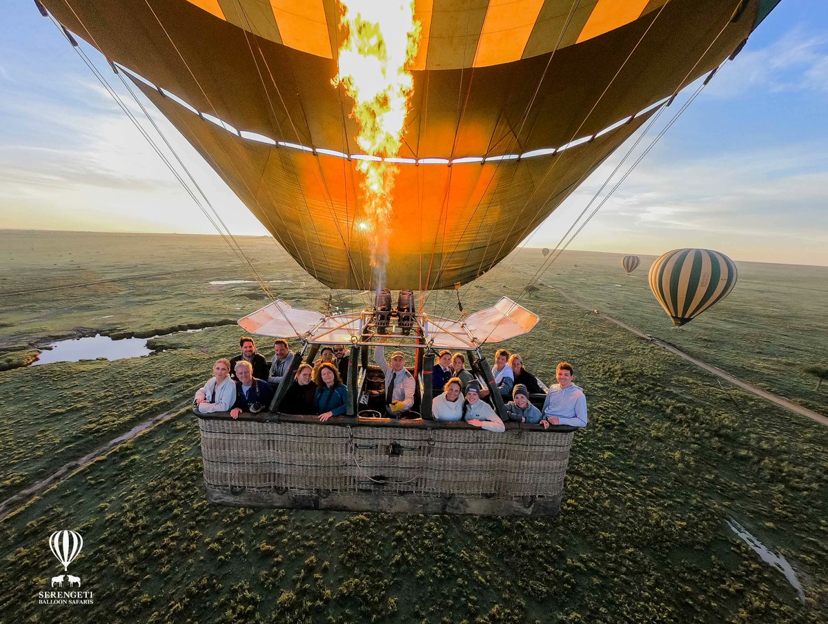 🎈🐘🦁🌅 Ready for a once-in-a-lifetime adventure in the Serengeti? 🌄🐆 Why not soar above the savannah with Serengerti Balloon Safaris? 🙌🏽 Witness breathtaking views of wildlife from a unique perspective and feel the rush of excitement as you float above the majestic beasts.
