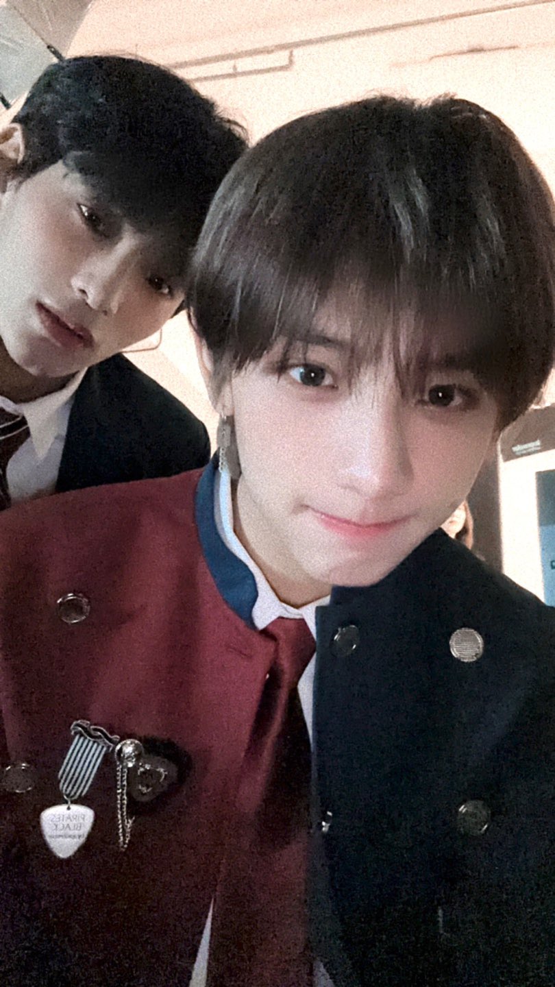 Fuz2NGRaIAAPA_B?format=jpg&