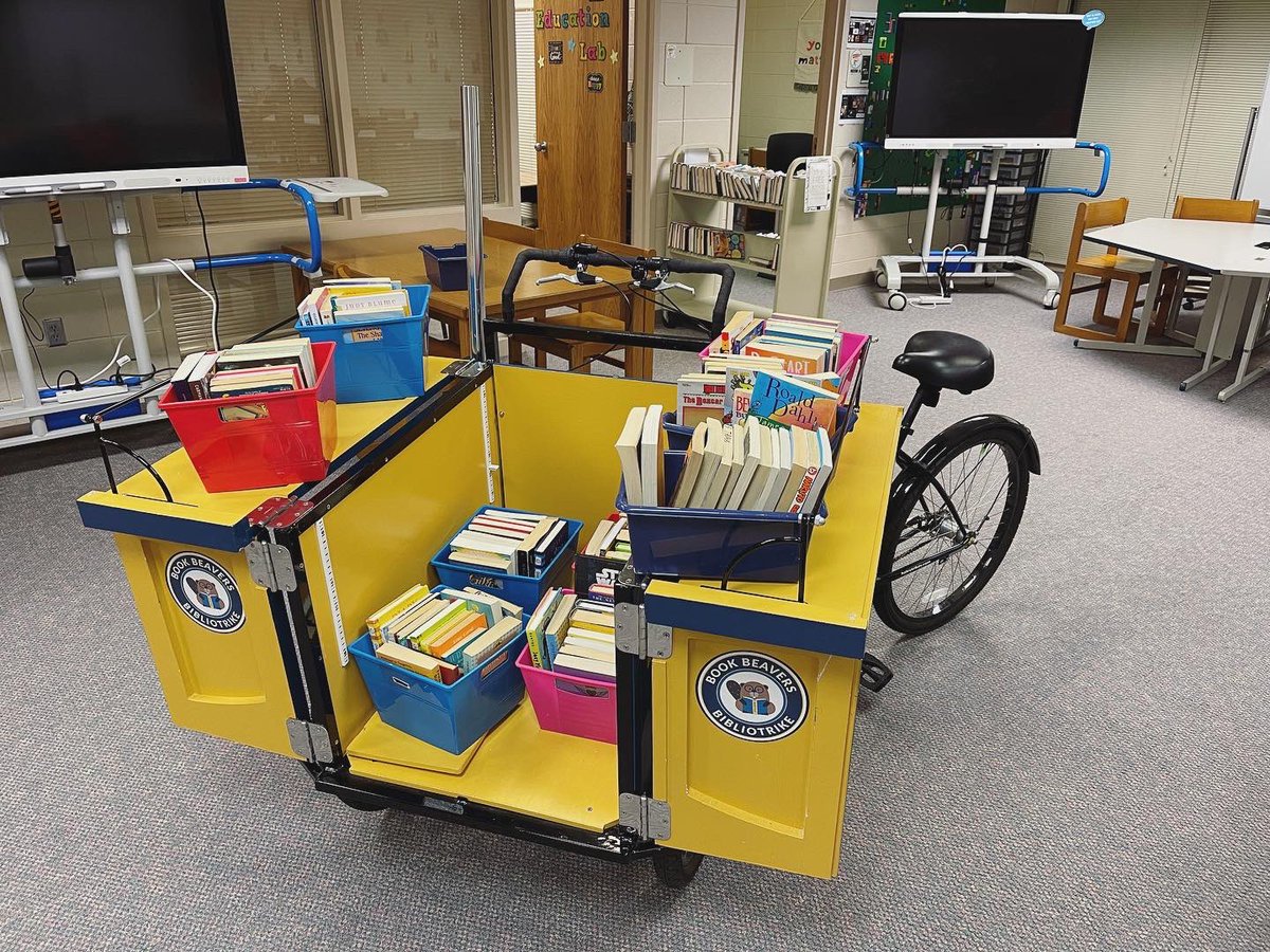 The BVU bibliotrike is here on the last day of National Library Week. It has books for students to take home with them and keep! Thanks @buenavistauniversity #AmericasSchool