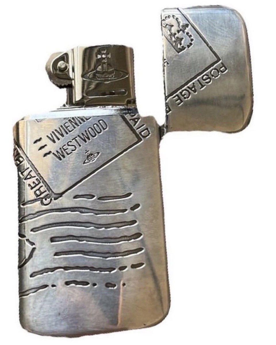 3CC0__'s tweet photo. Japanese Vivienne Westwood Lighter (2022) https://t.co/sOM27G2zDF