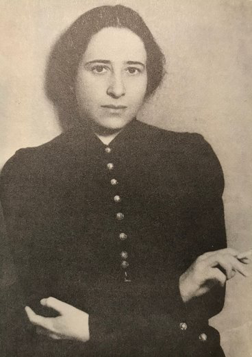 Samantharhill's tweet photo. "For me the question was, either I study philosophy or I drown myself."  

— Hannah Arendt https://t.co/aNQP1Ugizk