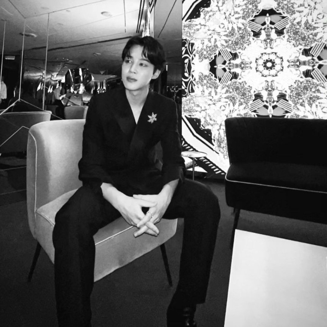 park_msi's tweet photo. جیمین 😭😭😭 https://t.co/IxGo6uVIUP