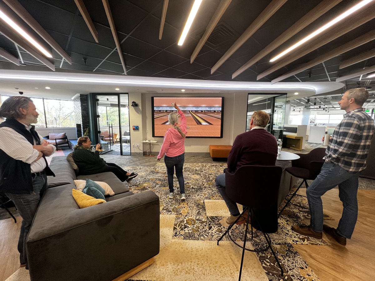 RedThreadSpaces's tweet image. 🎉 Fun was in full swing at Club RED's game night last night in our vibrant #WorkplaceInnovationHub in East Hartford! 🃏✨

Our space was the perfect backdrop to ignite creativity and nurture our team's synergy 🤝🌟

#ClubRED #GameNight #WorkplaceCulture #TeamBuilding