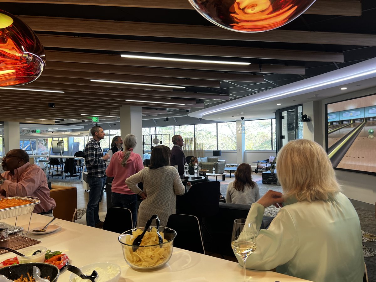 RedThreadSpaces's tweet image. 🎉 Fun was in full swing at Club RED's game night last night in our vibrant #WorkplaceInnovationHub in East Hartford! 🃏✨

Our space was the perfect backdrop to ignite creativity and nurture our team's synergy 🤝🌟

#ClubRED #GameNight #WorkplaceCulture #TeamBuilding