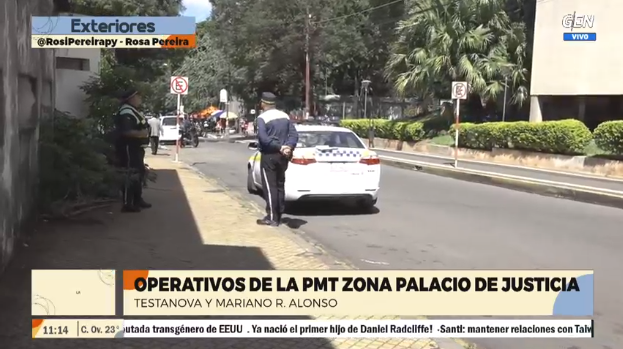 #Móvil970 <a href="/RosiPereirapy/">Rosi Pereira Palma</a> | Operativos de la PMT en zona del Palacio de Justicia ante vehículos mal estacionados.

👥#2EnLaCiudad
📺 <a href="/SomosGENAhora/">SomosGENAhora</a> 
📻 #Universo970AM