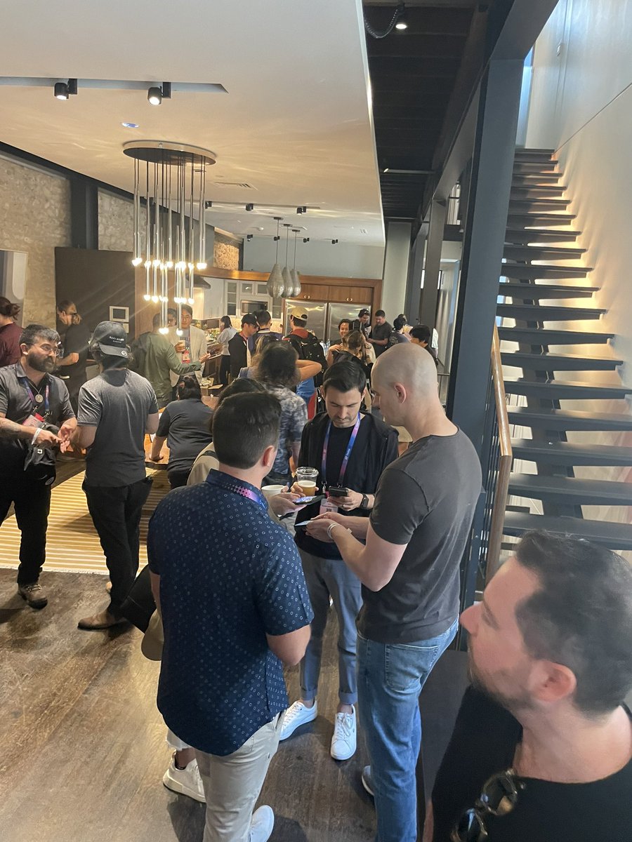 weareflowcarbon's tweet photo. Another busy morning at #ReFiHouse ! Come by for caffeine and conversation https://t.co/O1V3U1yi2z