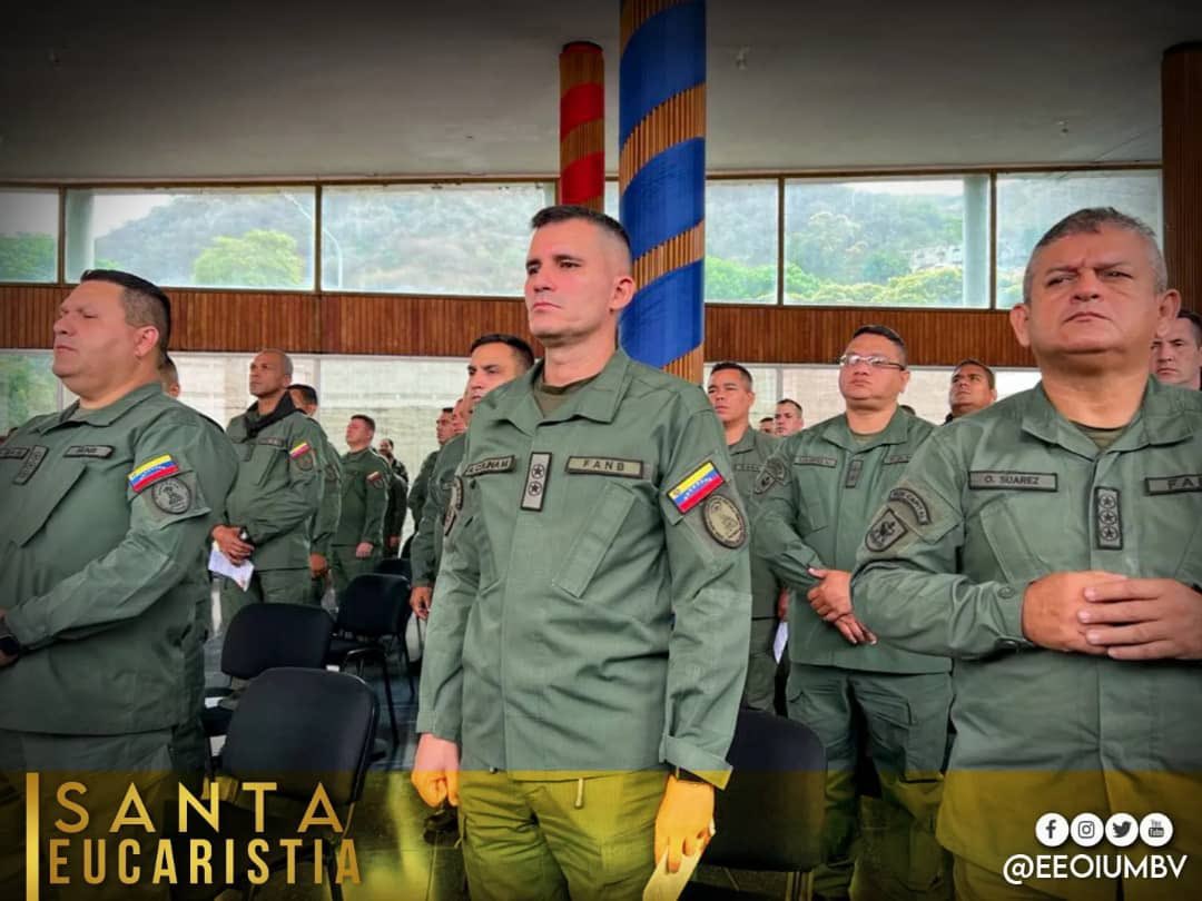 EEOIUMBVoficial's tweet photo. #𝗙𝗘 | 👉🏼 Así se desarrolló la Santa Misa correspondiente a la liturgia del Tercer Domingo de Pascua, a cargo del Pbro. Danny Medina y desde los espacios de la Escuela de Estudios de Orden Interno.

¡𝗖𝗿𝗶𝘀𝘁𝗼 𝗵𝗮 𝗿𝗲𝘀𝘂𝗰𝗶𝘁𝗮𝗱𝗼 𝘆 𝗲𝘀𝘁𝗮𝗺𝗼𝘀 𝗮𝗹𝗲𝗴𝗿𝗲𝘀! https://t.co/cDCPifPupk
