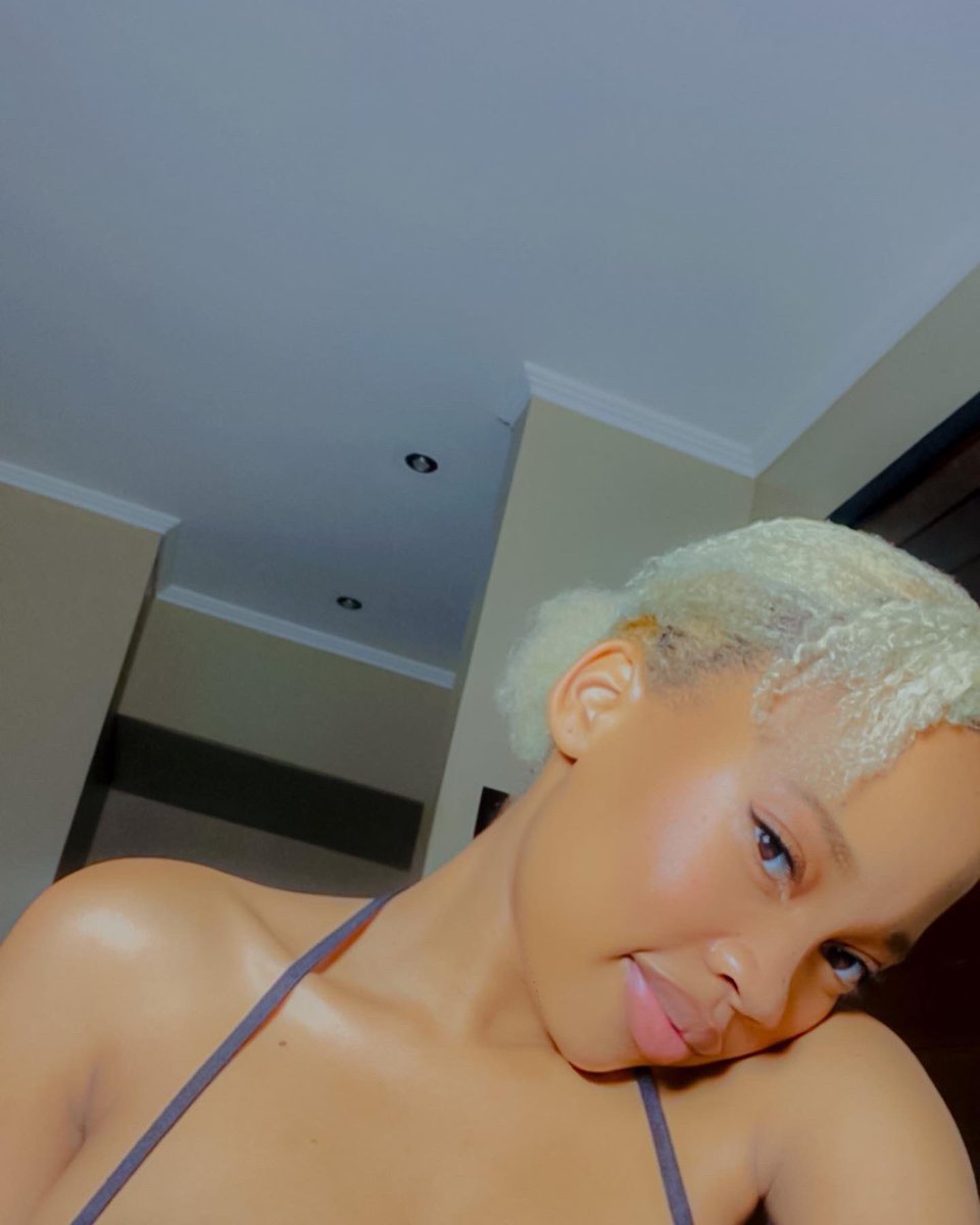 if you dunno my name , baby you can just call me tonight 🌌

onlyfans.com/azanian_doll