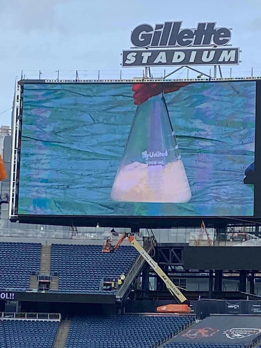 PrincipalJQuinn's tweet photo. @4cast4you shows how Science can make ‘Elephant Toothpaste’. Big hit with students! @ericfisher @sarahwroblewski @TerryWBZ @NERevolution @MSAA_33 @MadisonPerlmut1 @GilletteStadium @wbz #WeatherDay @SDubzinski @YGB70 https://t.co/PtebOUN1Qk