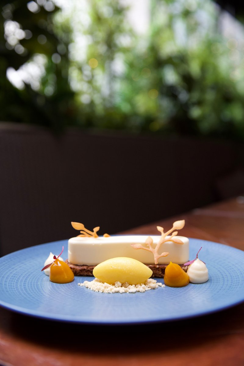 Starting the bank holiday weekend off on a sweet note with our delicious coconut cream! Limited availability left, so make sure to book through the link in our bio before it's too late 🍬🎉

#SueseyStreet