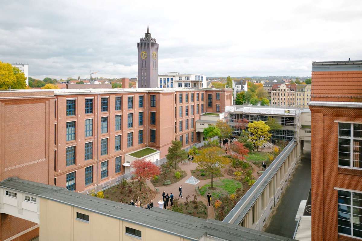 #polisAward2023 für den #Dachgarten im #WirkbauChemnitz - 1. Platz in der Kategorie "Lebenswerter Freiraum" #ColouredFields
hwww.polis-award.com/gewinner/gewin…