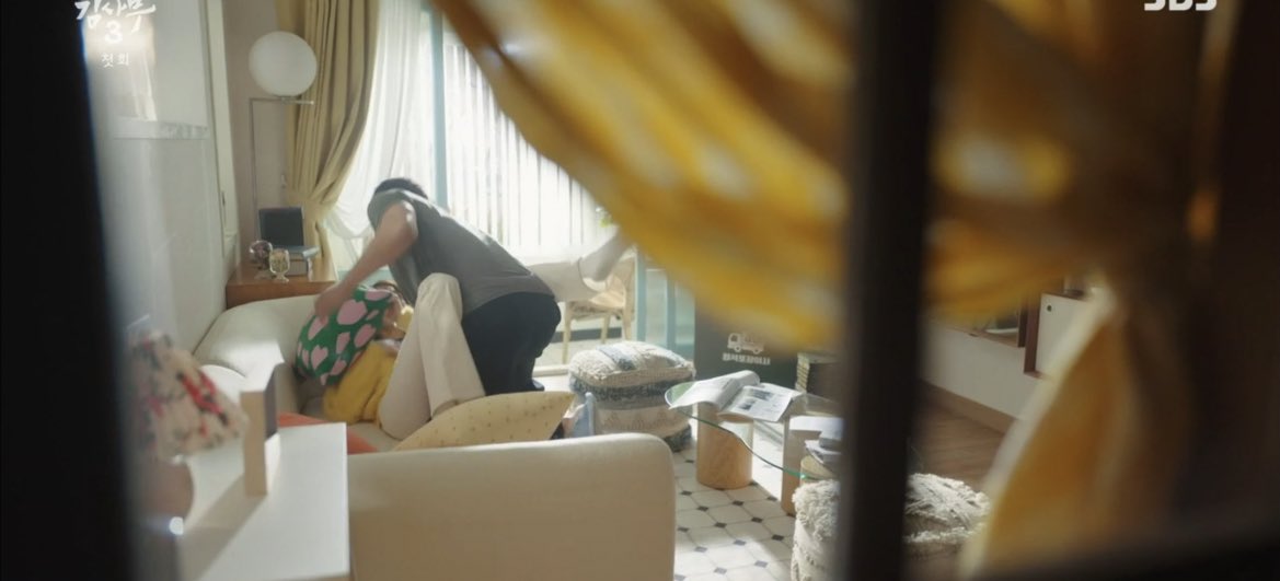 bordeauxxx_'s tweet photo. EJ: “Will you really make things rated-R at every chance?”

Wj: “I totally will.”

Love is ROMANCING♥️✨🥰

THEYRE SO HOT😭♥️🔥🔥💃🏻

 #DrRomantic3 #DrRomantic3Ep1 https://t.co/jKNmPkWqZh