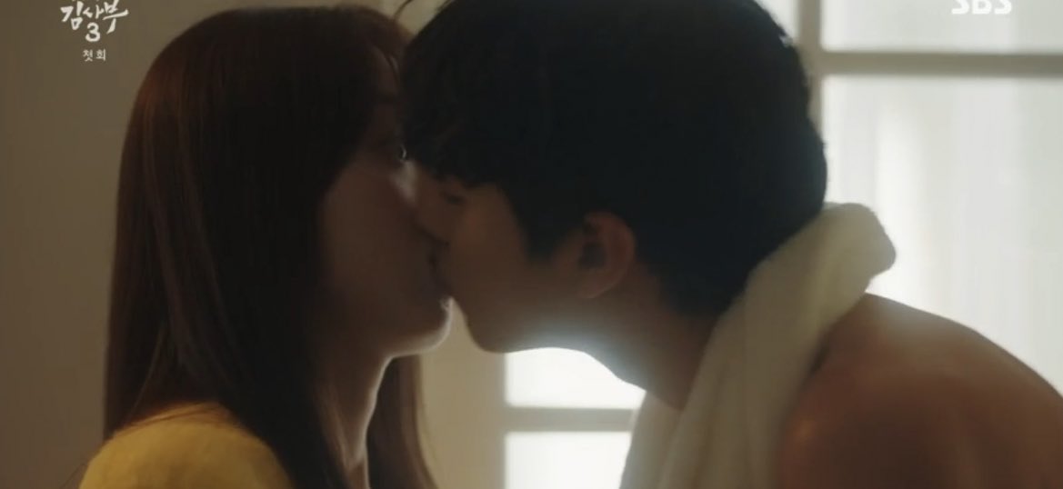 bordeauxxx_'s tweet photo. EJ: “Will you really make things rated-R at every chance?”

Wj: “I totally will.”

Love is ROMANCING♥️✨🥰

THEYRE SO HOT😭♥️🔥🔥💃🏻

 #DrRomantic3 #DrRomantic3Ep1 https://t.co/jKNmPkWqZh