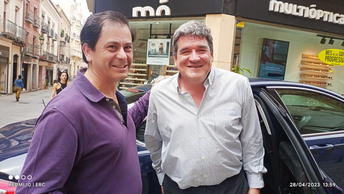 KikeBike's tweet photo. Esta mañana en Segovia con el ministro @joseluisescriva , entregandole las reinvindicaciones de Asociación A.U.P.A ( Autónomos unidos para actuar) en @elecruiz https://t.co/6UugQiO4CL