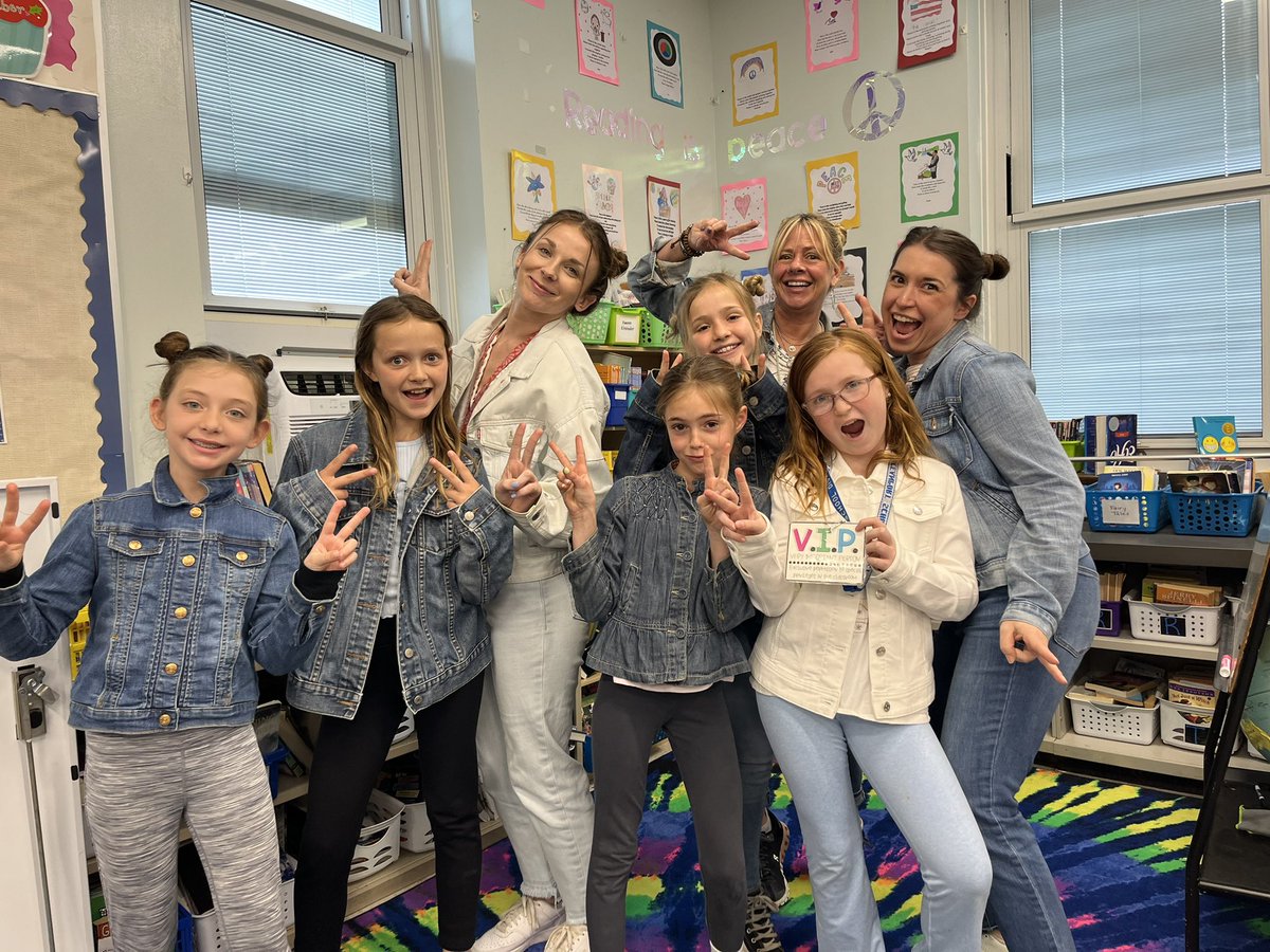 Miss Berry tweet media