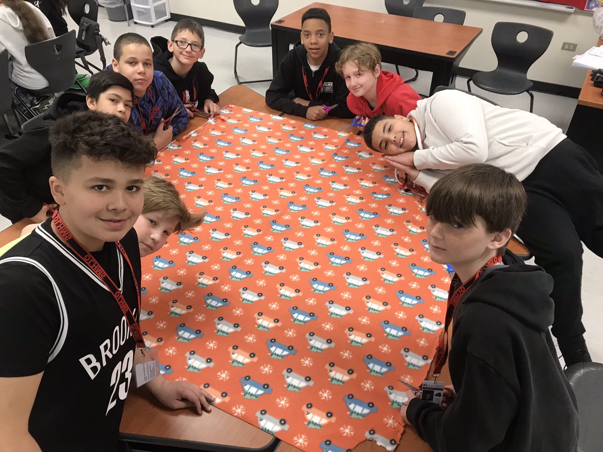 KHarringtonDace's tweet photo. Mustangs sending “WARM” wishes to kids at Hope Children’s Hospital, by making tie-blankets. #OLHMSServes23 #advocateChildrensHospital #advocateHealth #olhd123 #olhms https://t.co/J4rnCDRxvf