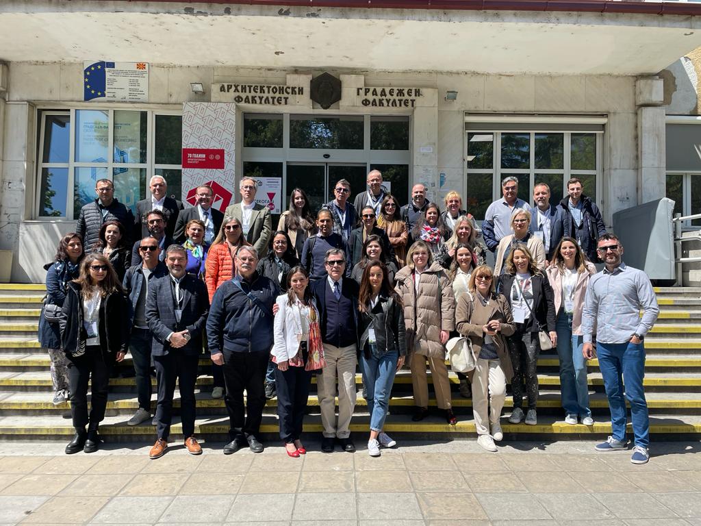 Adriana Salles tweet media