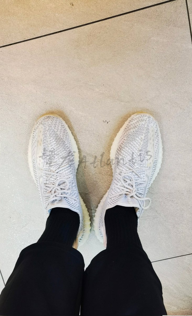 ChenMinhaoKerde's tweet photo. 我发现我穿yeezy还挺好看的 https://t.co/X8LaMrOyPV