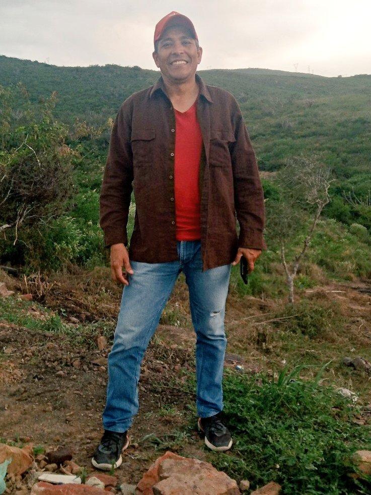 Al pie de la cordillera....en tierras semiaridas; con el corazón floreciendo!!!!