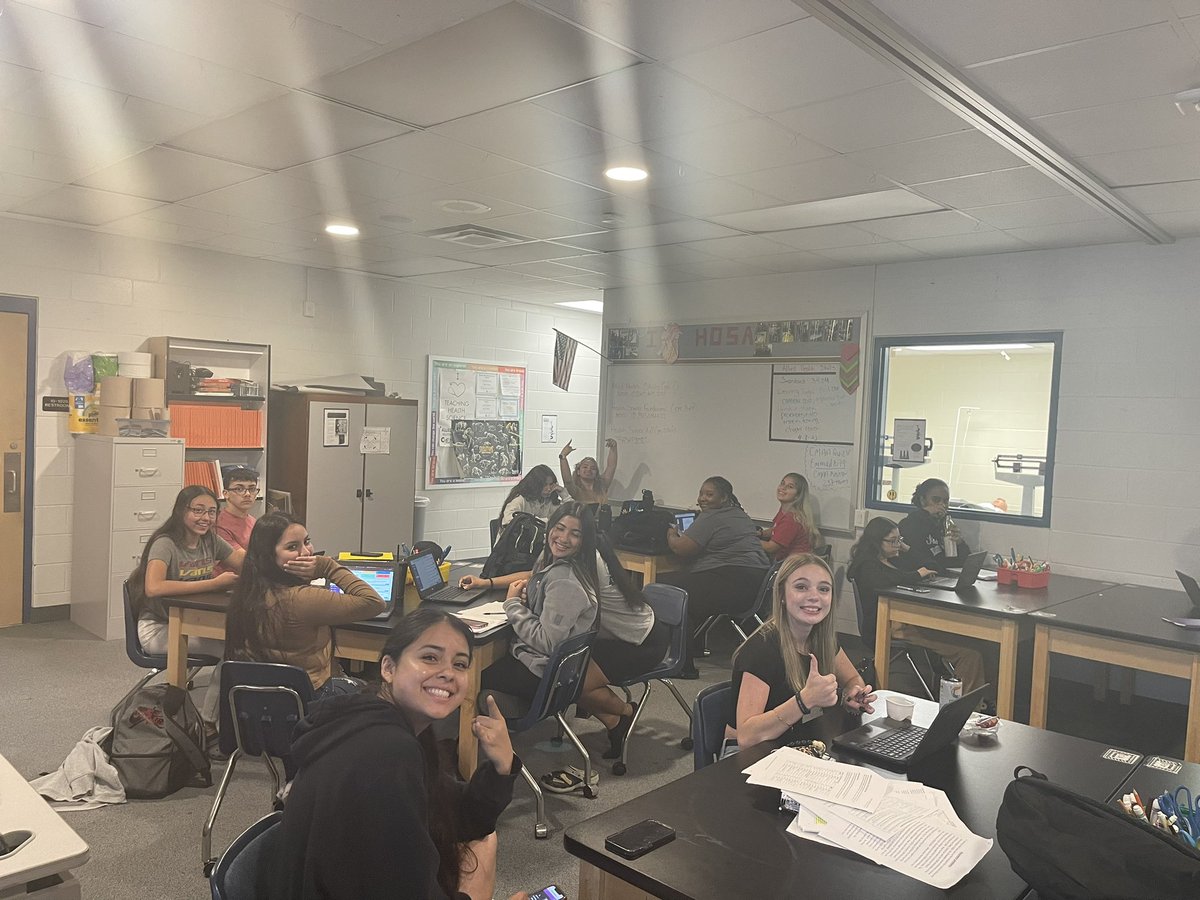 CMAA prep is on the way! These students are spending their lunch doing a final review in my class! Best of luck Rattlers! <a href="/belleviewhosa/">BHS HOSA CLUB</a> <a href="/FallonDriver/">𝔽𝕒𝕝𝕝𝕠𝕟 𝔻𝕣𝕚𝕧𝕖𝕣</a>  @BHS_MrsGlisson <a href="/BHSHappenings/">Principal Guest</a>