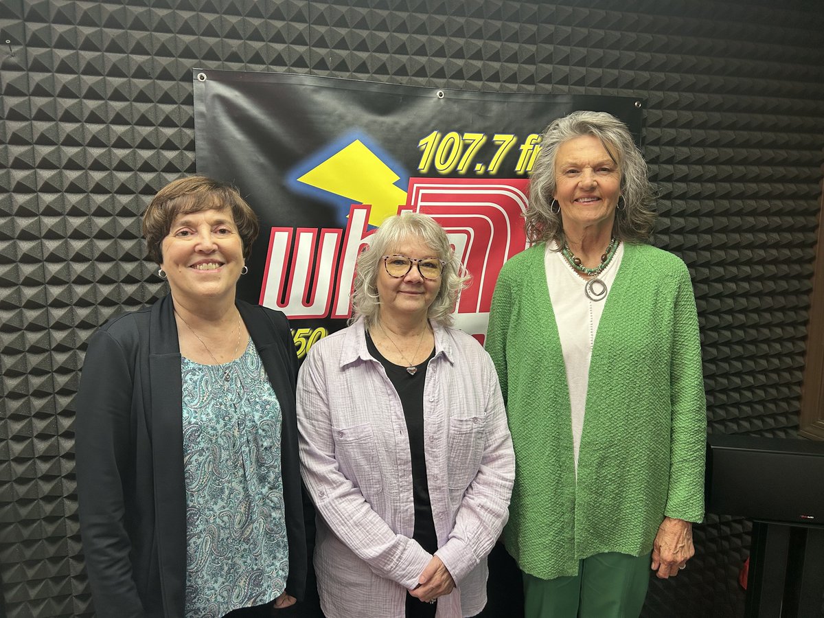 GregSellsMore's tweet photo. Honoring the four new inductees into the Henderson County Education Foundation Hall of Fame: Brenda Walker Gorsuch, Patricia Allen, Ingrid McNair, and Dr. Kathy Revis(not pictured). #HometownHero #Education #HallOfFame 🎓👏 @1450AM @HCPSNC @HCEFNC Listen:
https://t.co/iA059hBStZ https://t.co/i43GN6spgn